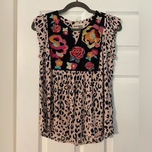 Mixed pattern top, size small
